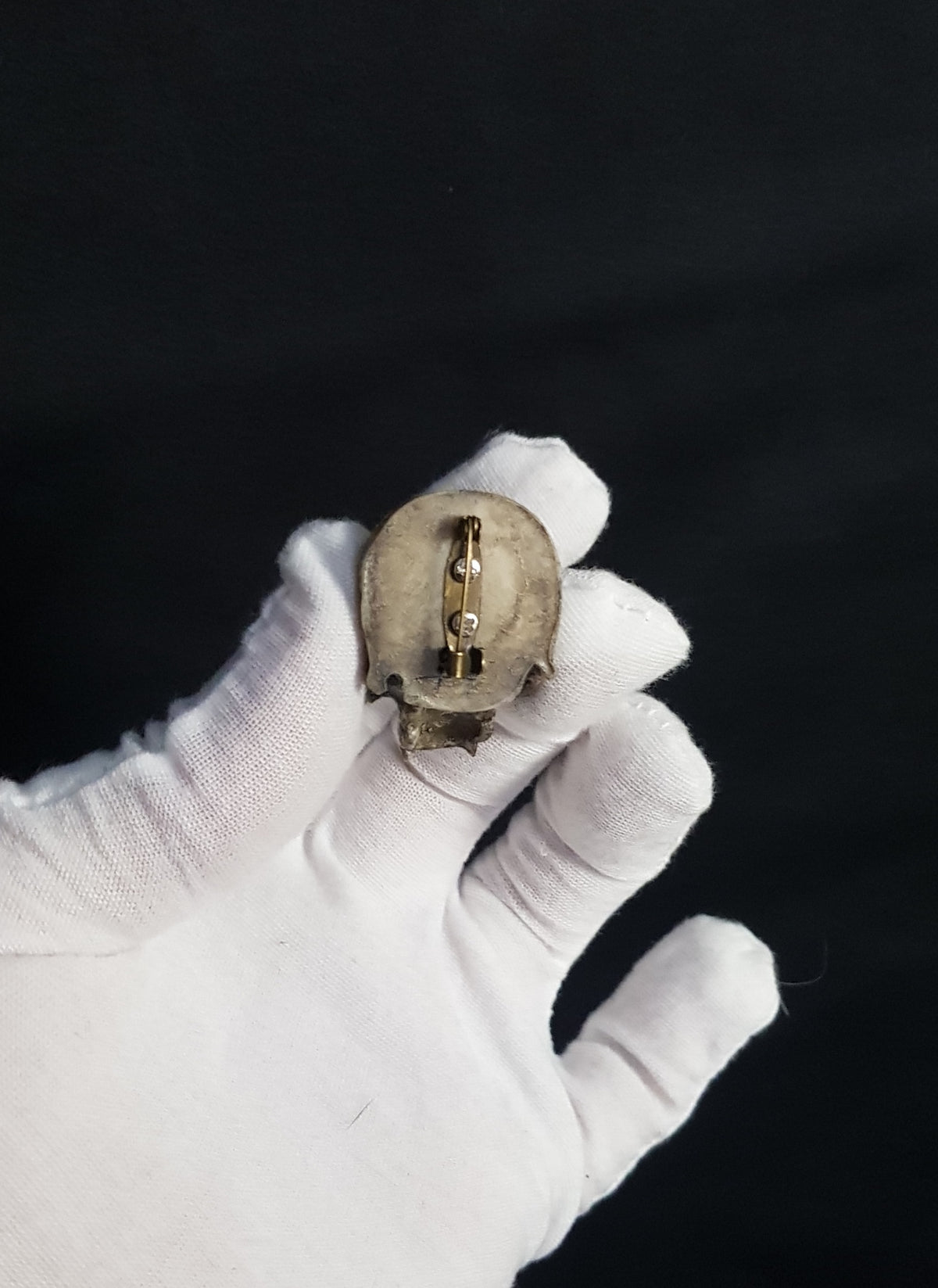 Broche crâne vampire réaliste os