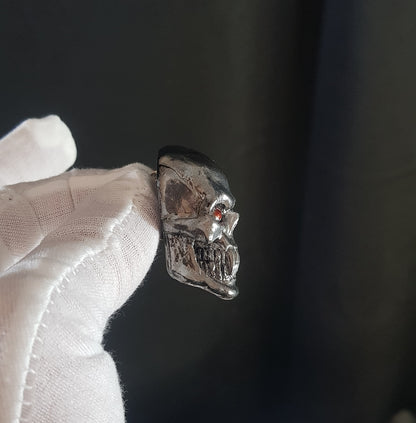 Broche Crâne Vampire Effet Métal — Accessoire Veste à Patchs & Metal